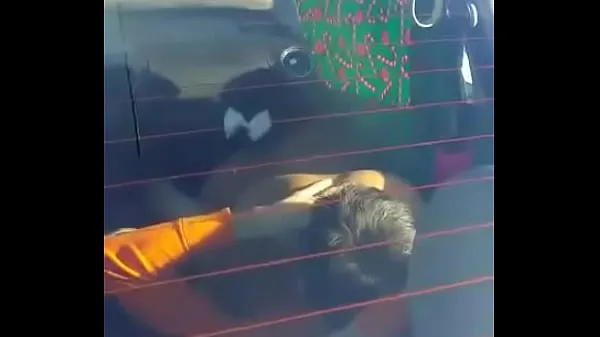 XXX Couple caught doing 69 in car toplo tube