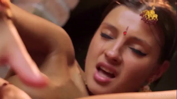 XXX Gorgeous skinny Indian teen erotic dance & finger-fucking ciepła rurka