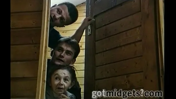 XXX Threesome In A Sauna with 2 Midgets Ladies lämmin putki