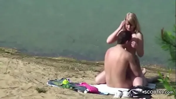 XXX Young couple fucks on the beach in Timmendorf and is filmed गर्म ट्यूब