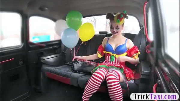 XXX Gal in clown costume fucked by the driver for free fare teplá trubice