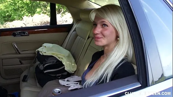 XXX Hot blonde teen gives BJ for a ride home گرم ٹیوب