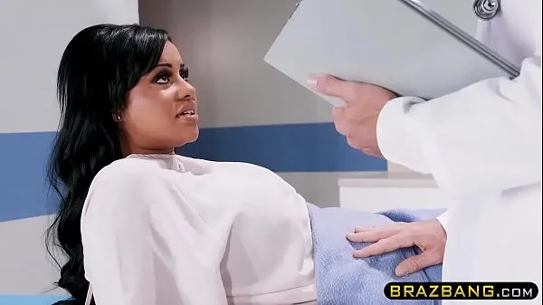 XXX Doctor cures huge tits latina patient who could not orgasm varmt rør