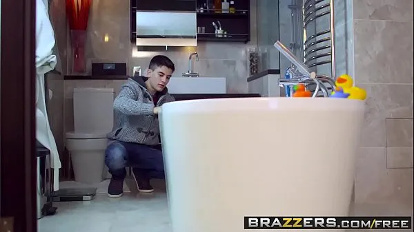 XXX Brazzers - Got Boobs - Leigh Darby Jordi El Polla - Bathing Your Friends Dirty Mama sıcak Tüp
