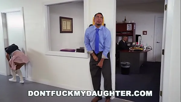 XXX DON'T FUCK MY step DAUGHTER - Bring step Daughter to Work Day ith Victoria Valencia ống ấm áp