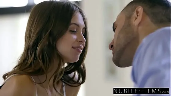XXX NubileFilms-ガールフレンドのチートとコックの潮吹き 温かいチューブ