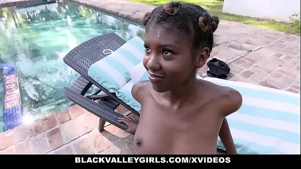 XXX BlackValleyGirls - Hot Ebony Teen (Daizy Cooper) Fucks Swim Coach teplá trubica