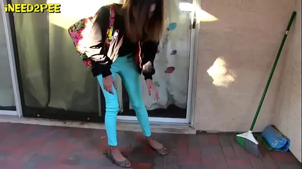XXX New girls pissing their pants in public real wetting 2018 Tabung hangat