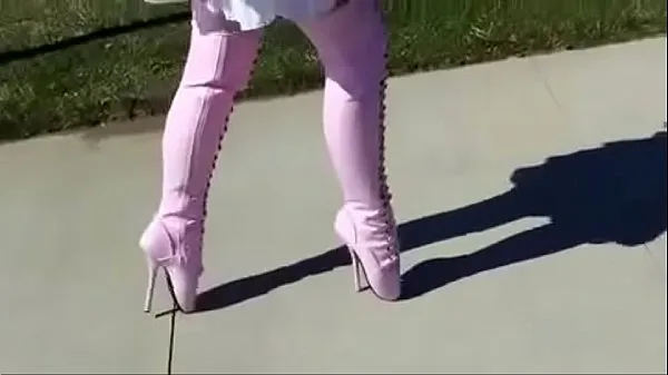 XXXBest Mom Flashing in Pink Ballet Boots. See pt2 at暖管
