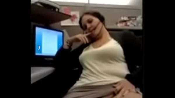 XXX Milf On The Phone Playin With Her Pussy At Work teplá trubica