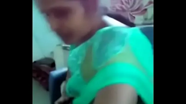 XXX Tamil girl boobs varmt rør
