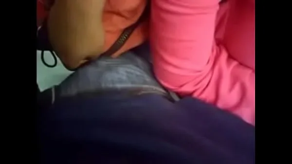XXX Lund (penis) caught by girl in bus Tabung hangat