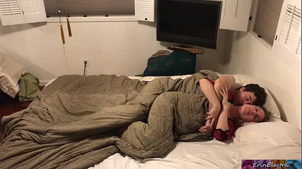 XXX Stepson and stepmom get in bed together and fuck while visiting family - Erin Electra warme buis