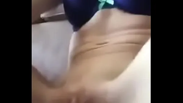 XXX Young girl masturbating with vibrator tubo quente