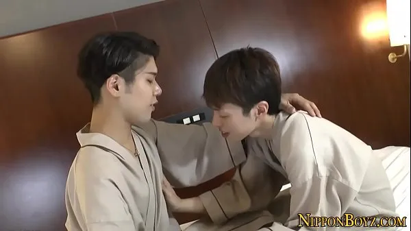 XXX Gay twink sucked by asian toplo tube