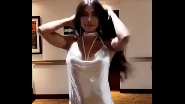 XXX Hot Latina dancing with loose dress ống ấm áp