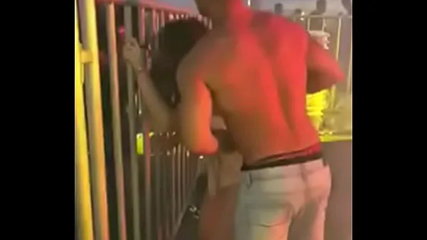 XXX giving pussy at carnival teplá trubica