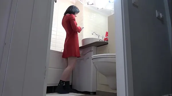 XXX Beautiful Candy Black in the bathroom - Hidden cam teplá trubice