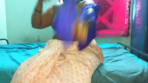 XXX Slut mom plays with huge tits on cam الأنبوب الدافئ