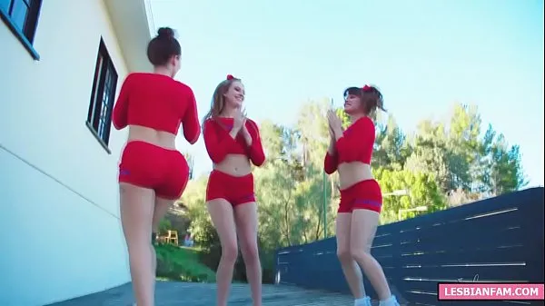 XXX cheerleaders lesbians make an orgy ống ấm áp
