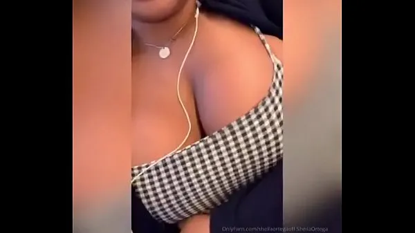 XXX Kesha Ortega masturbating on a traintubo caldo