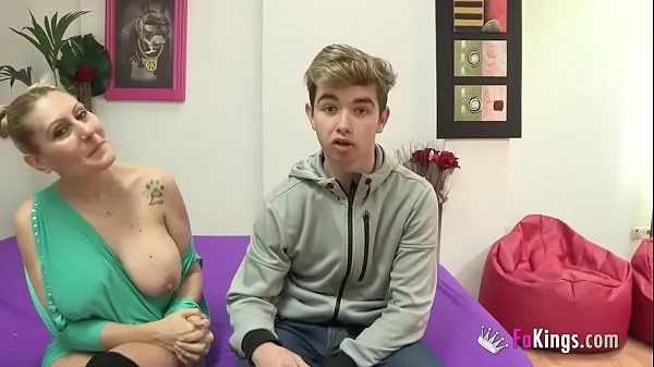 XXX Nuria milf and her BIG TITS will fuck a twink that "could be her son". A sex lesson this ROOKIE won't forget 따뜻한 튜브