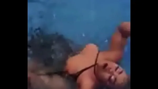 XXX Lesbians got in a pool lekki Lagos Nigeria sıcak Tüp