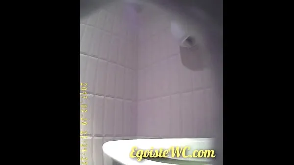 XXX The camera in the women's toilet filmed the beautiful vaginas of girls close-up meleg cső