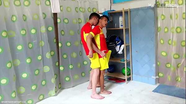 XXX Cute sport twinks fuck raw with their football uniforms on Tabung hangat