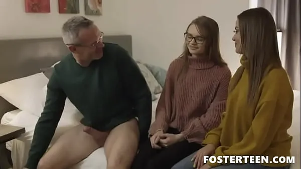 XXX Foster Parents Fuck Their New Teen teplá trubice