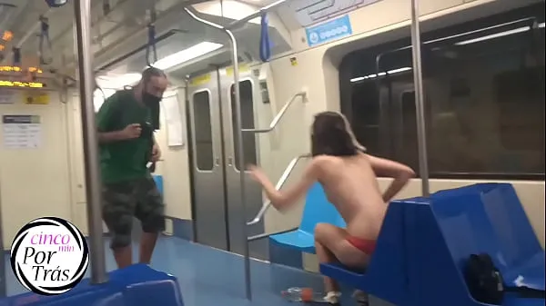 XXX Nude photos on the São Paulo subway? You're having a varmt rør