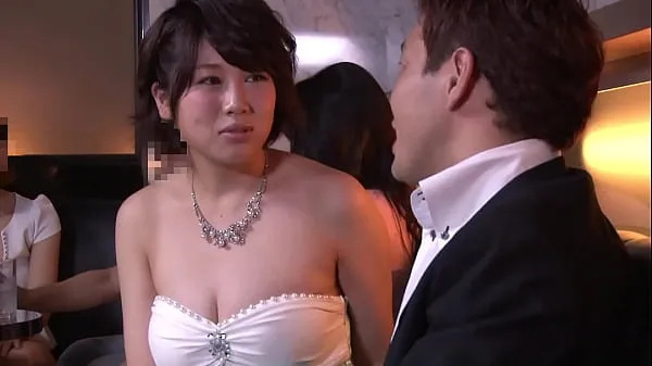 XXX Keep an eye on the exposed chest of the hostess and stare. She makes eye contact and smiles to me. Japanese amateur homemade porn. No2 Part 2 varmt rør