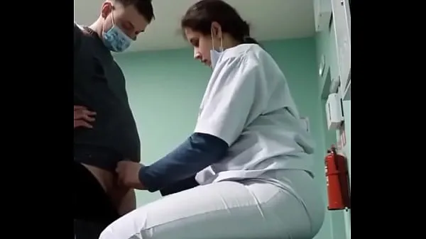 XXX Nurse giving to married guy teplá trubica