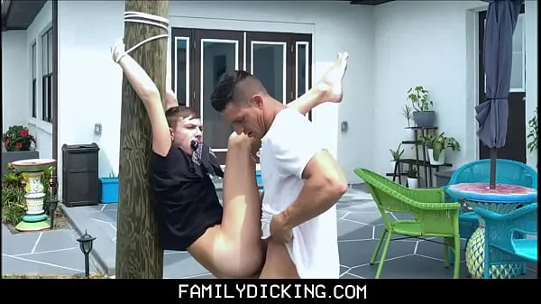 XXX Twink Johnny Hunter Tied To Tree Fucked By Muscle Hunk गर्म ट्यूब