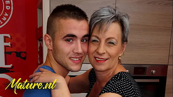 XXX Horny Stepson Always Knows How to Make His Step Mom Happy varmt rør