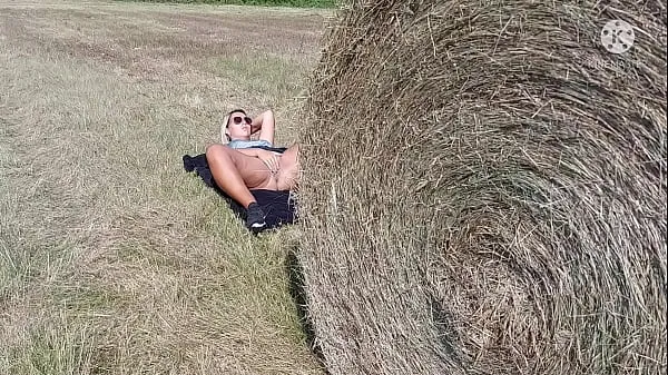 XXX The public agent Lucie is fucked by a stranger in the nature by the roadside !!! What a bitch warm Tube