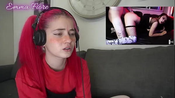 XXX Petite teen reacting to Amateur Porn - Emma Fiore meleg cső