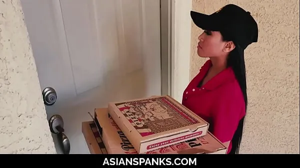 XXX Pizza Delivery Teen Cheated by Jerking Guys (Ember Snow) [UNCENSORED ciepła rurka