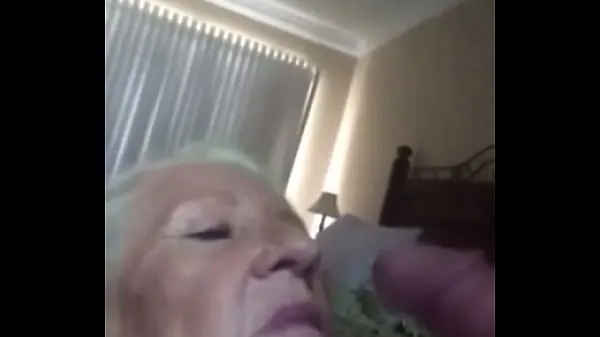 XXX Granny take the juice ống ấm áp