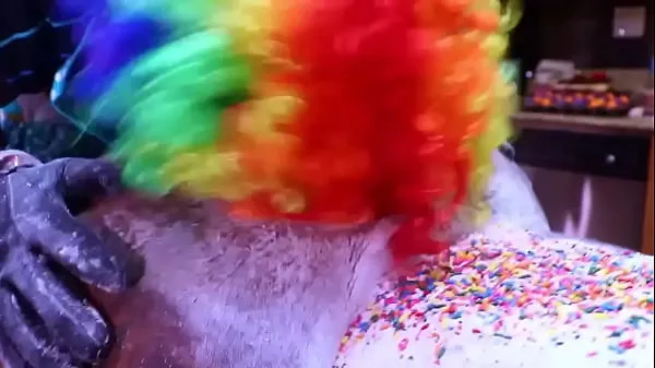 XXX Victoria Cakes Gets Her Fat Ass Made into A Cake By Gibby The Clown Tiub hangat