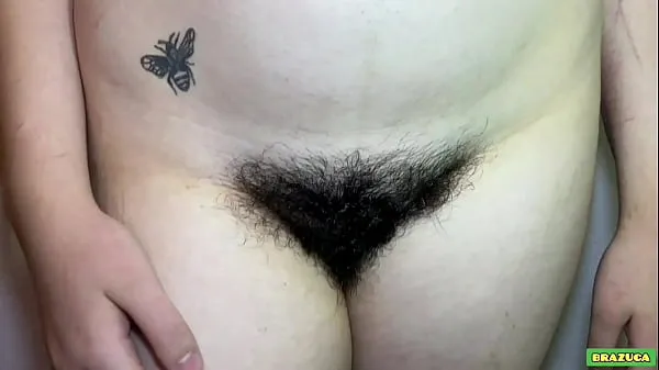 XXX 18-year-old girl, with a hairy pussy, asked to record her first porn scene with me الأنبوب الدافئ