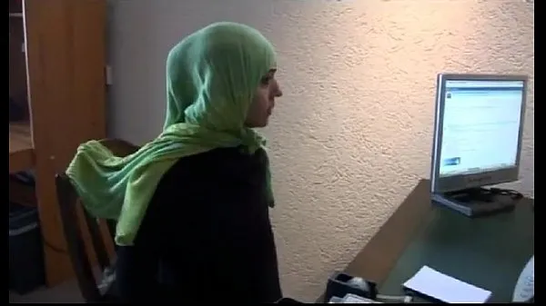 XXX Moroccan slut Jamila tried lesbian sex with dutch girl(Arabic subtitle Tabung hangat