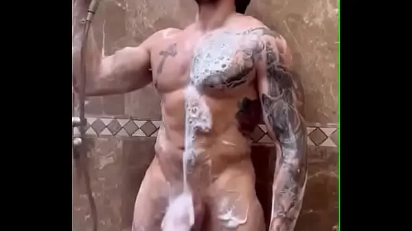 XXX Solo shower with a huge dick θερμός σωλήνας