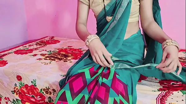 XXX Dear bhabhi, she looks amazing in saree, I feel like fucking bhabhi หลอดอุ่น