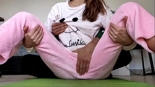 XXX asian amateur real homemade teasing pussy and small tits fetish in pajamas lämmin putki