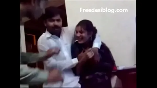 XXX Pakistani Desi girl and boy enjoy in hostel room teplá trubice